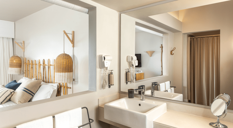 Lagoon Attitude - Couple Seafront Room Dressing room